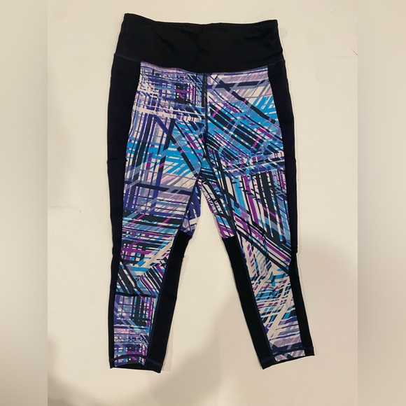 Lularoe Rise workout capris - Picture 3 of 5
